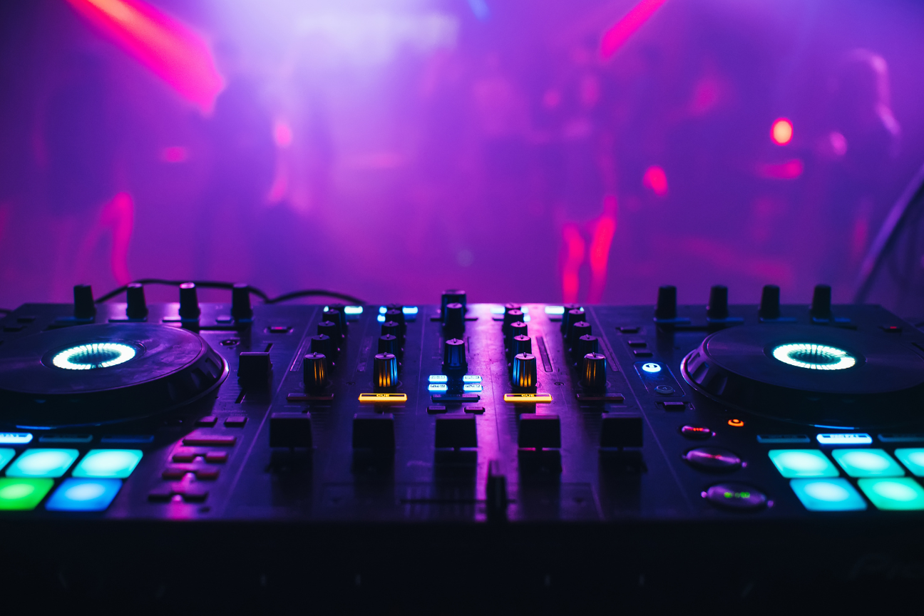 dj feature page